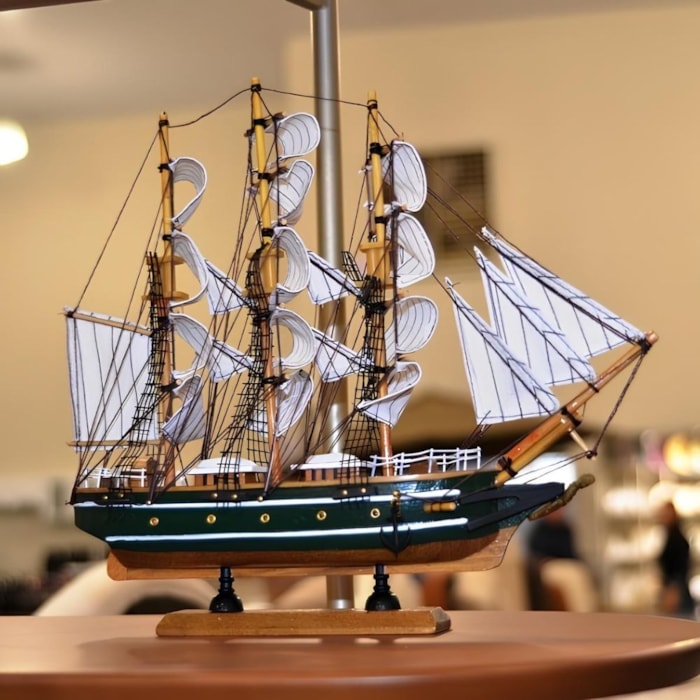 Barco Carevela Decorativo de Madeira Verde e Marrom - 32cm - Madel Home