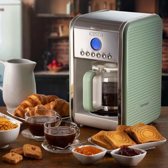 Cafeteira Vintage 900W 12 Xícaras Programável Verde Ariete - 220V - Madel Home