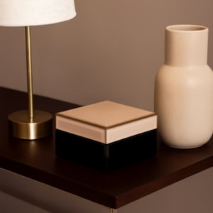 Caixa Decorativa de Madeira e Vidro Bege P - 13cm