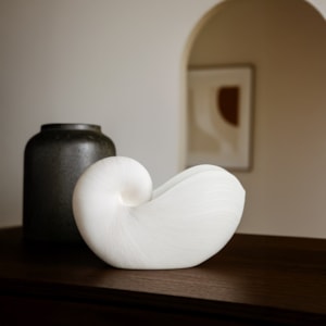 Centro de Mesa de Resina Concha Branco - 29cm
