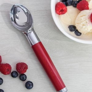 Colher de Sorvete em Zinco Vermelho KitchenAid - 22cm