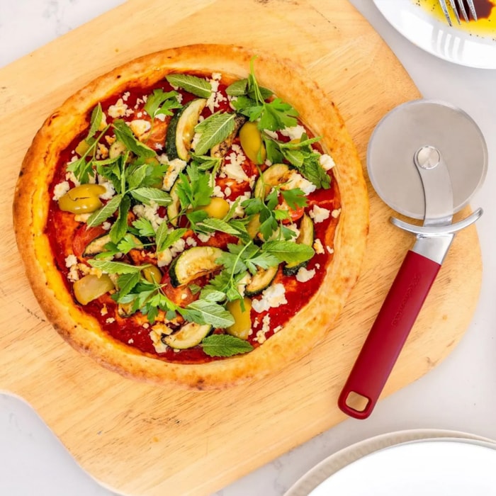 Cortador de Pizza em Inox Vermelho Profissional KitchenAid - 24cm - Madel Home