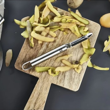 Descascador Peeler de Frutas e Legumes em Inox Prata Zwilling Pro