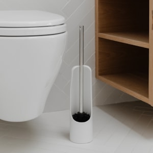 Escova Sanitária Touch Polipropileno Branco Umbra