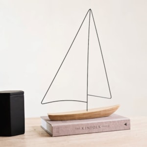 Escultura de Polirresina Barco Bege - 40cm