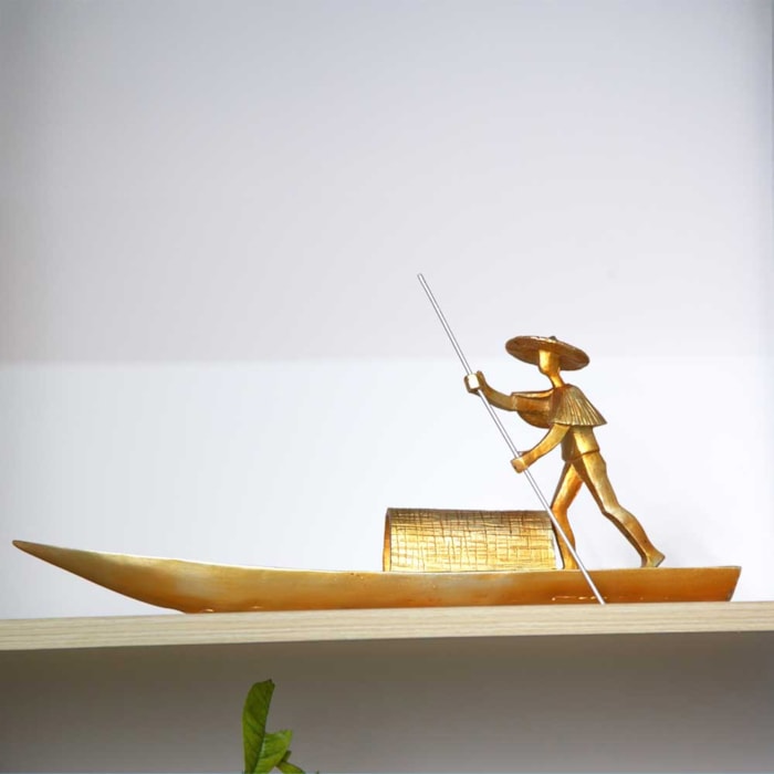 Escultura de Resina Homem no Barco Preto e Dourado - 47cm - Madel Home