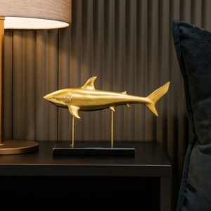 Escultura de Resina Tubarão Dourado - 30cm