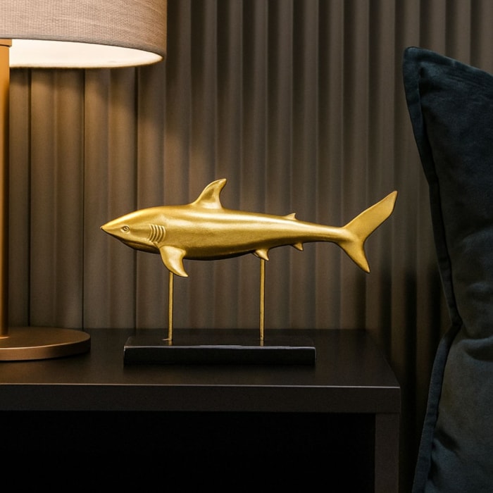 Escultura de Resina Tubarão Dourado - 30cm - Madel Home