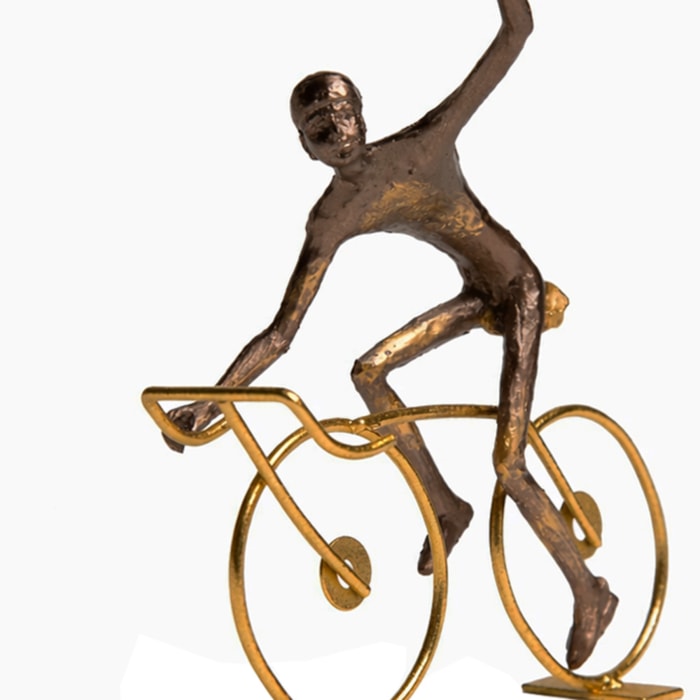 Escultura Decorativa de Resina e Metal Pedal Dourado - 18cm - Madel Home