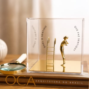 Escultura Decorativa MoVImento em Acrílico Kalina Juzwiak