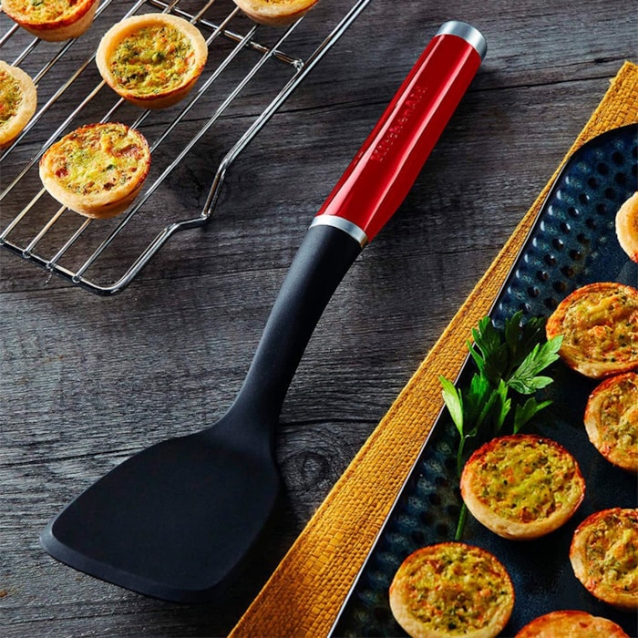 Espátula Culinária em Nylon Preto e Vermelho KitchenAid - 36cm - Madel Home