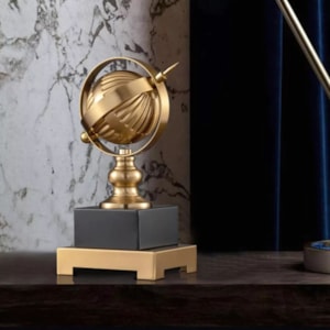 Globo Decorativo com Base em Resina Gold e Black - 30cm