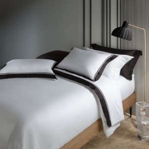 Jogo de Cama Casal 100% Algodão 300 Fios Branco/Preto Manhattan Kacyumara
