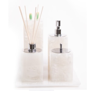 Kit de Banheiro em Resina Madrepérola com Bandeja - 5 Peças