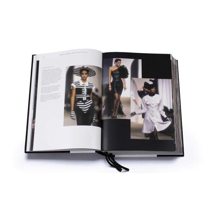 Livro Chanel - Catwalk - The Complete Collections Revised Edition - Madel Home