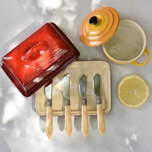 Manteigueira Retangular em Cerâmica Vermelho Le Creuset - 17cm