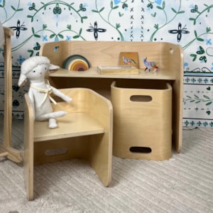 Mesa de Estudo com 2 Cadeiras Funcionais Madeira