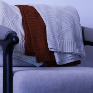 Peseira Tricot Queen Toronto Off-White 230x70cm