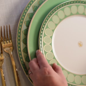 Prato de Sobremesa em Porcelana Verde Swarovski Rosenthal - 23cm