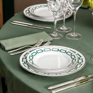 Prato Raso em Porcelana Verde Império Catena Ginori - 28cm