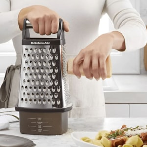 Ralador 4 Faces em Inox com Pote Coletor Preto KitchenAid
