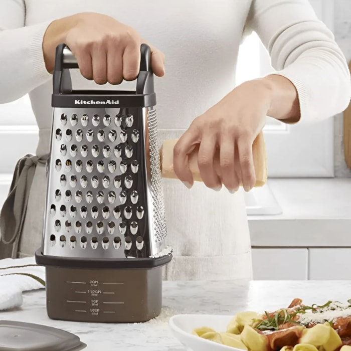 Ralador 4 Faces em Inox com Pote Coletor Preto KitchenAid - Madel Home