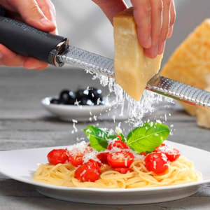 Ralador Zester em Inox Raspas Finas Preto Classic Microplane - 30cm