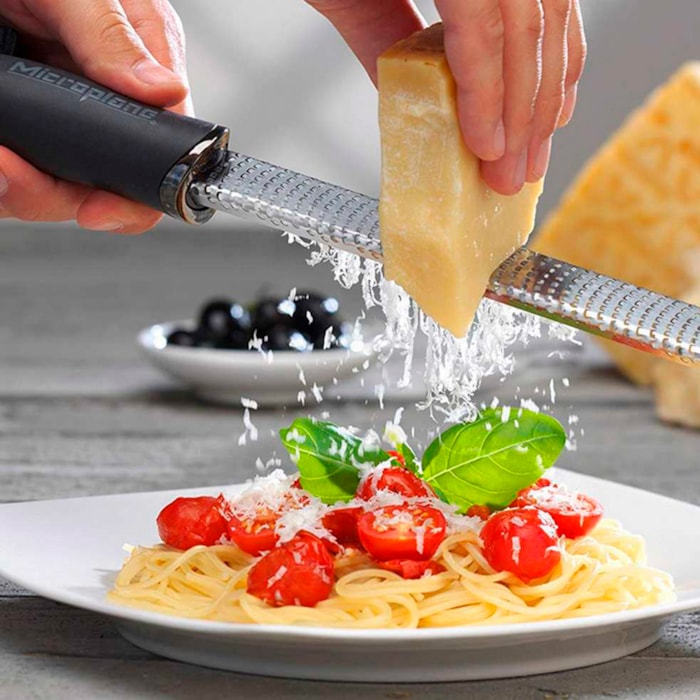 Ralador Zester em Inox Raspas Finas Preto Classic Microplane - 30cm - Madel Home