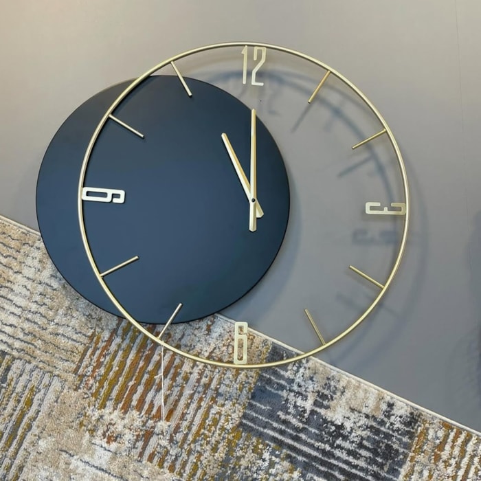 Relógio de Parede com Ponteiros Vazados Metal Dourado Preto - Madel Home