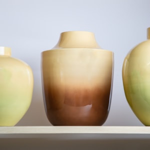 Vaso de Metal Nyra Marrom Alto - 28cm